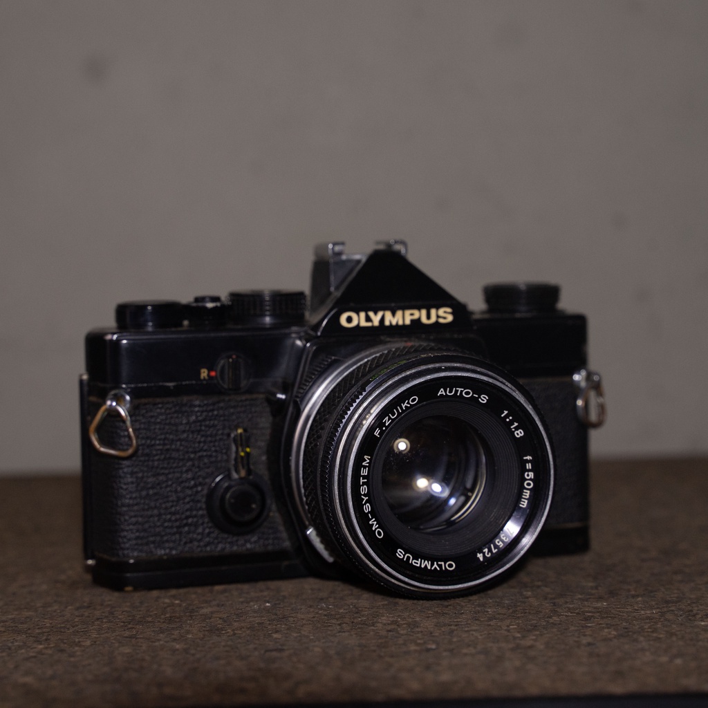 OLMYPUS OM 1 +LENSA OLYMPUS 50 mm F 1.8 LIKE NEW  KAMERA FILM KAMERA ANALOG