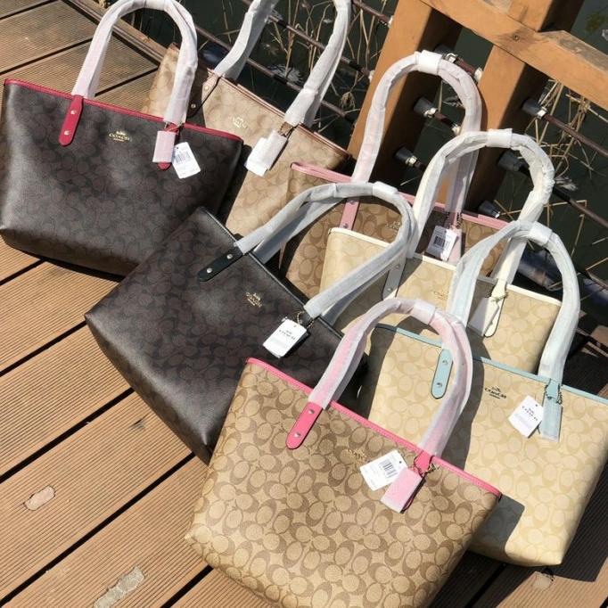 Coach Signature City Zip Tote