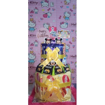 

kue ulang tahun coklat Silverqueen,coklat Cadbury dan Snack 3 tingkat