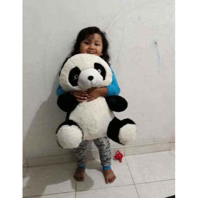 Boneka panda besar Timezone