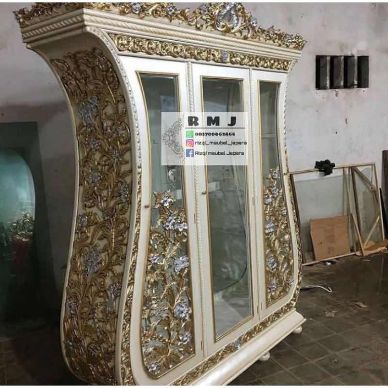 Bufet Biola Hias/Pajangan