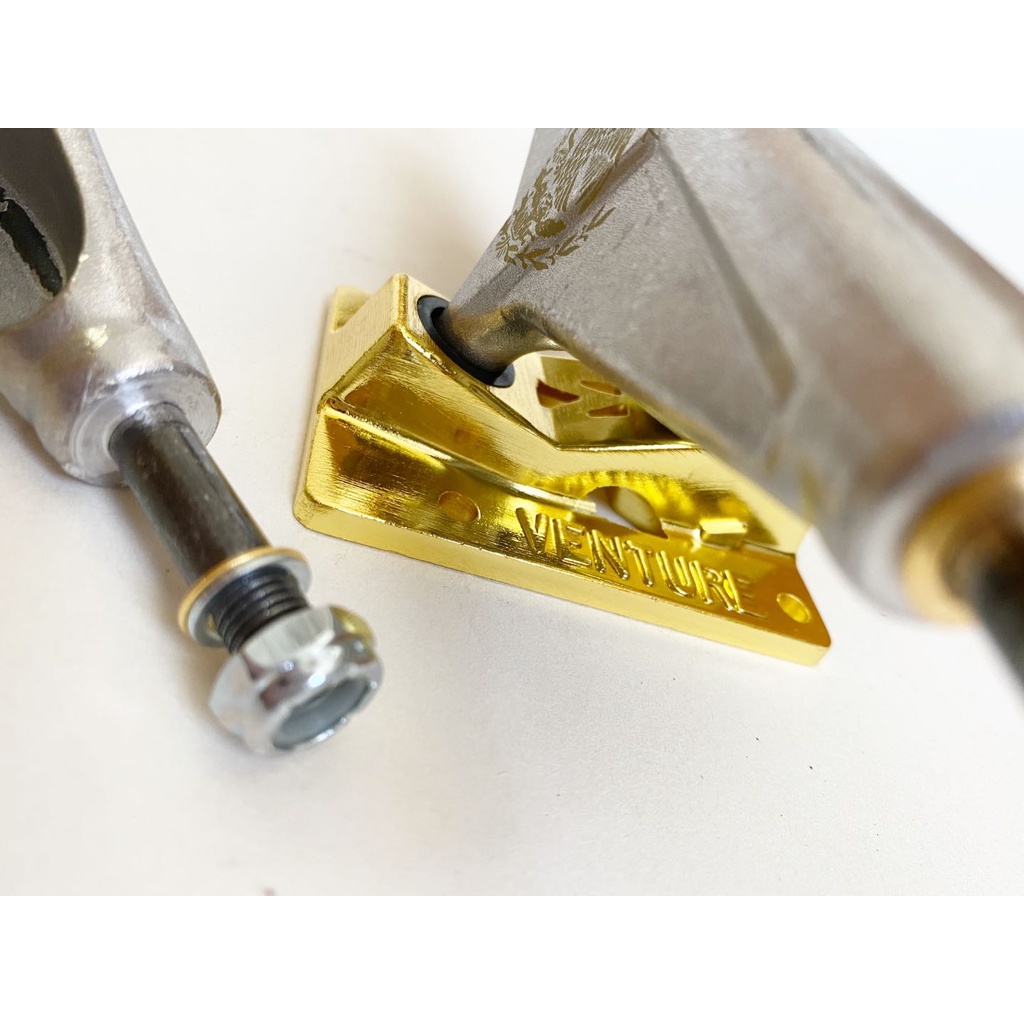 Venture 2pcs Truk skateboard pro 139mm / 5.25inch / 139mm Warna silver / gold