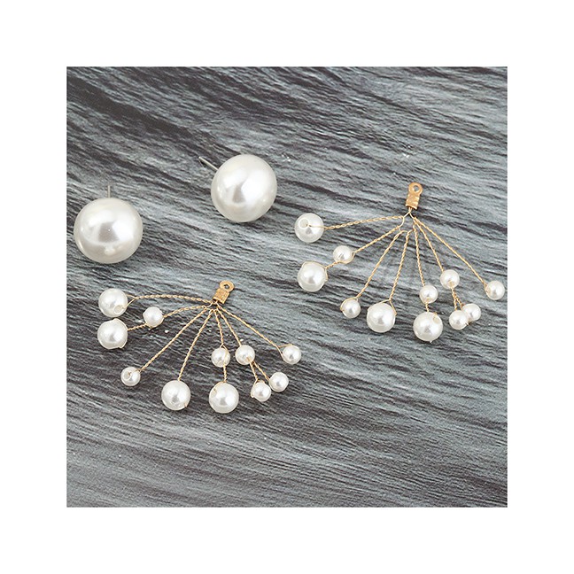 LRC Anting Tusuk Fashion White Twig Twisted Pearl Earrings D91979