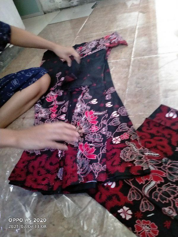 Couple Batik Keluarga || Setelan Couple Batik Ayah Ibu Anak Cewek