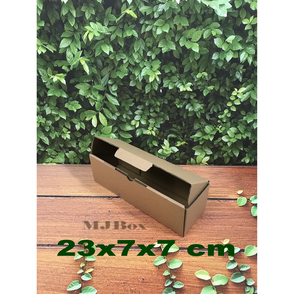 

Kardus 23 x 7 x 7 cm.........Die Cut