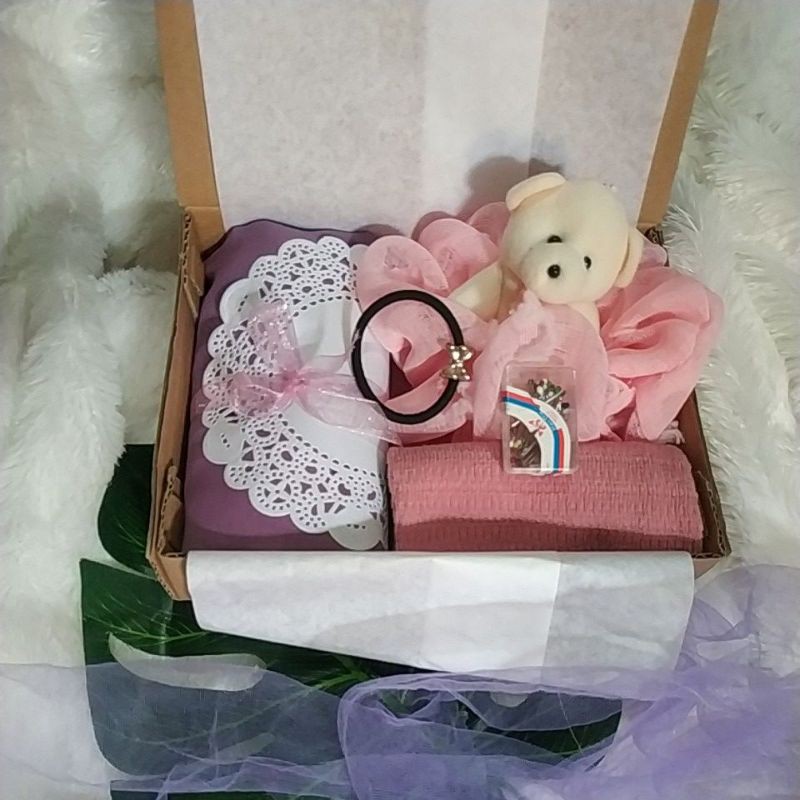 HAMPERS BELLA SQUARE WARNA LILAC TARO LAVENDER KADO WISUDA ULANG TAHUN WEDDING GIFT BOX HIJAB
