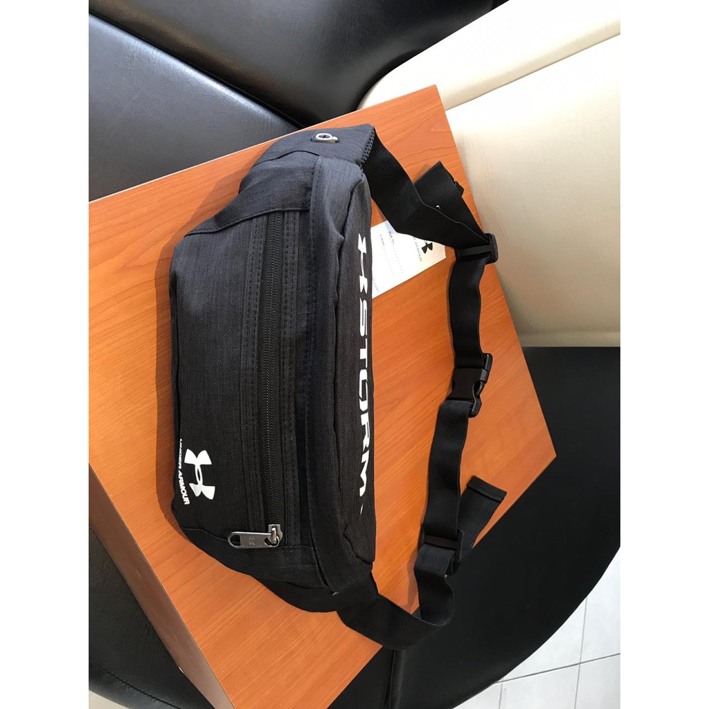 TAS SELEMPANG STROM1 BLACK UNDER ARMOUR