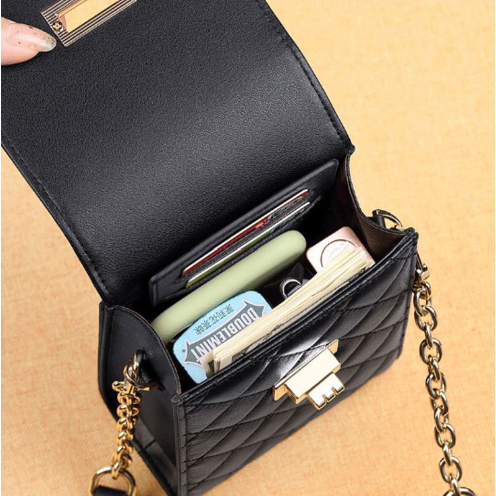 Dompet Pocket Tas Selempang Wanita Fashion Slingbag Rantai Tas Handphone Sling Bag hp Wanita Chacha - WBS B