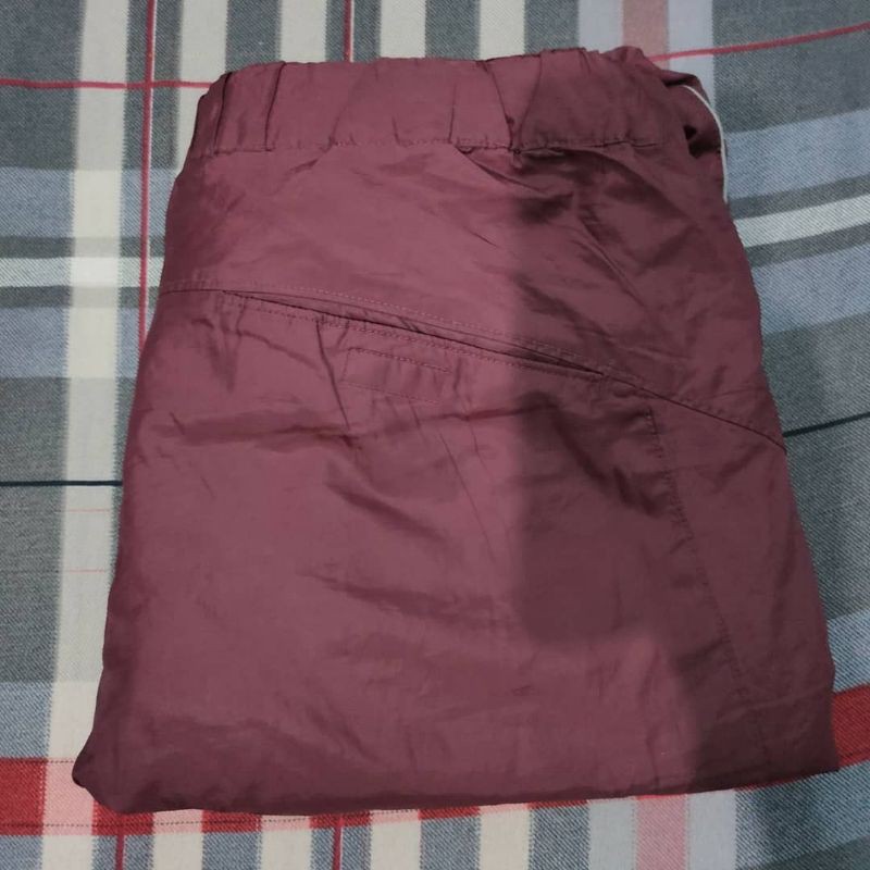 CELANA OUTDOOR SECOND UNIQLO