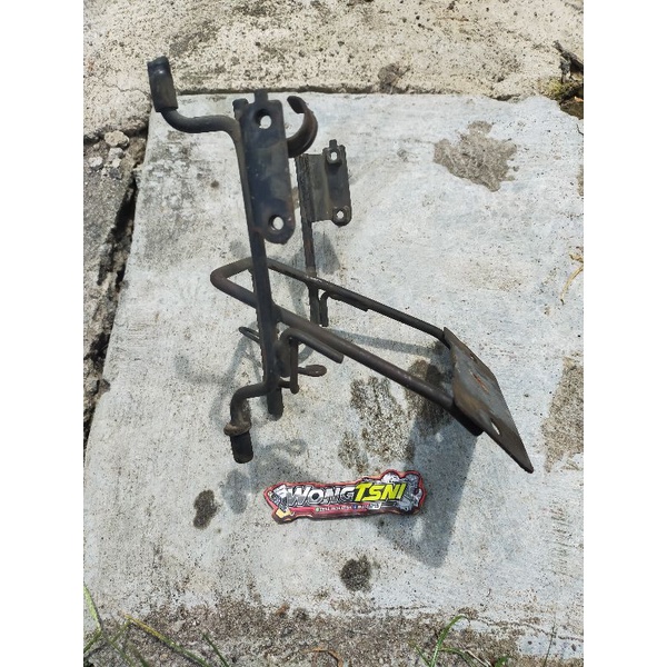 breket dudukan pangkon lampu tiger revo / tirev 2006 2007 2008, ori copotan motor