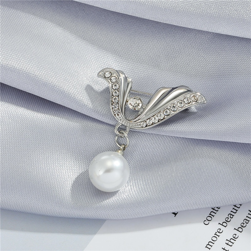 [ 1Pc Gold Silver Elegant Bowknot Pearl Brooches Brooch Pin Collar Jewelry for Girls ]