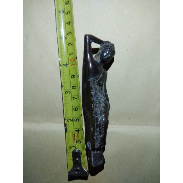 patung arca Budha tidur kuno