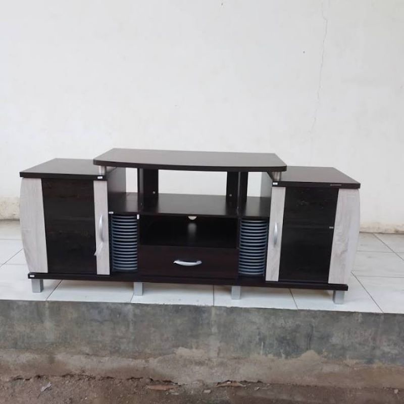RUMAH MEUBEL FURNITURE/RAK TV/DESWAR TUCANA
