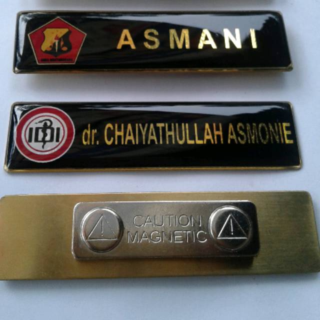 

Nametag resin bening kuningan magnet