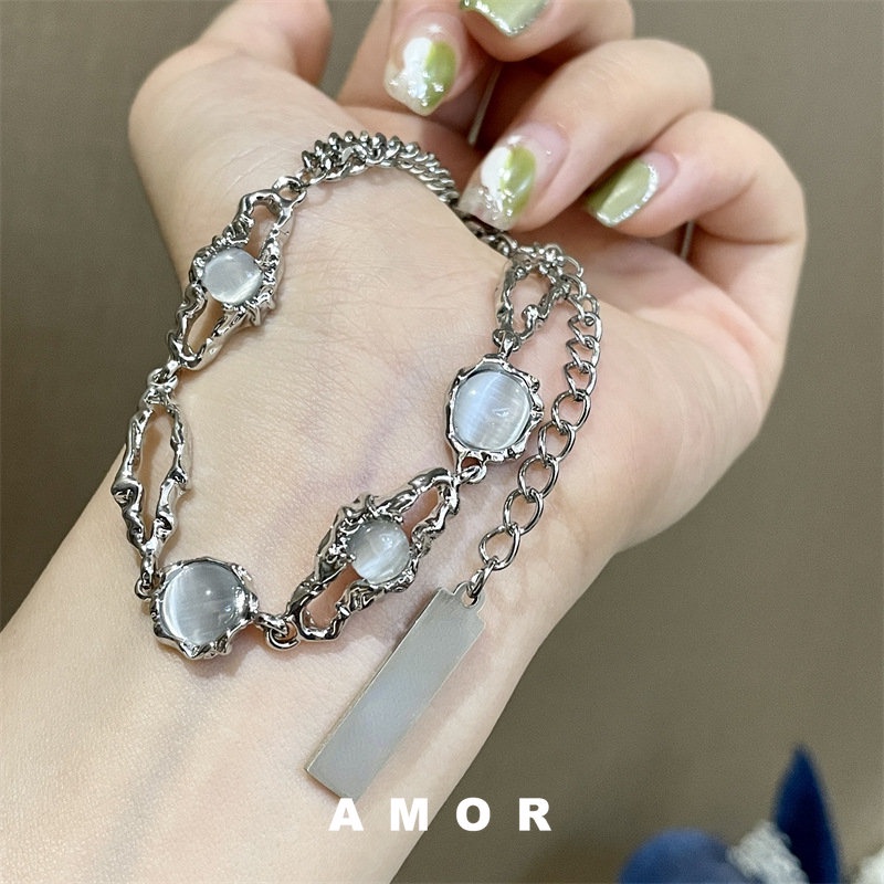 Gelang Model hollow Bahan titanium steel Untuk Wanita