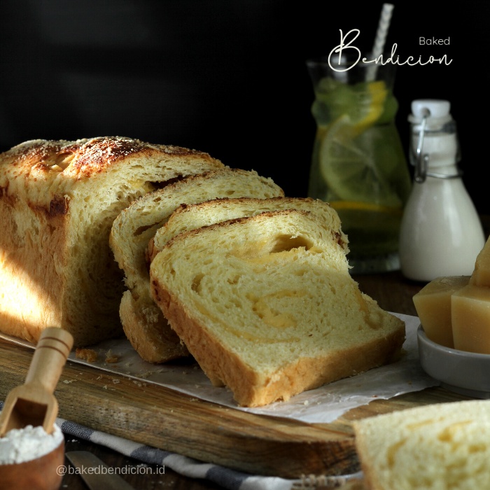 

Edam Cheese Loaf Bread - Roti Tawar Keju Edam