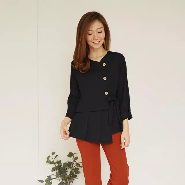 Chamele Blouse Wanita Nyra Asimetris Pita Premium Good Quality 2236-Hitam