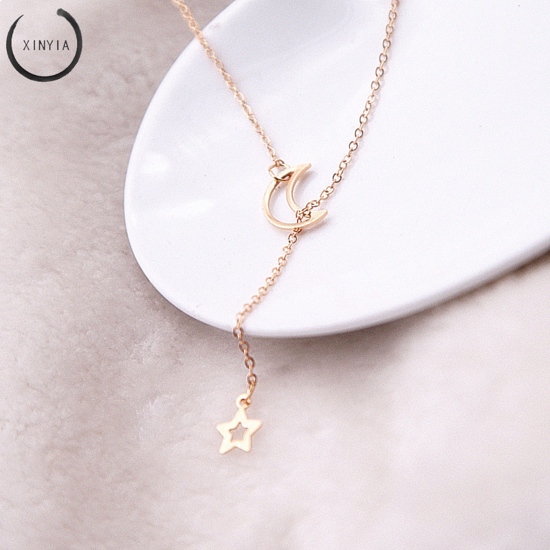 Kalung Rantai Liontin Bulan Sabit Simple Elegan Adjustable Untuk Wanita