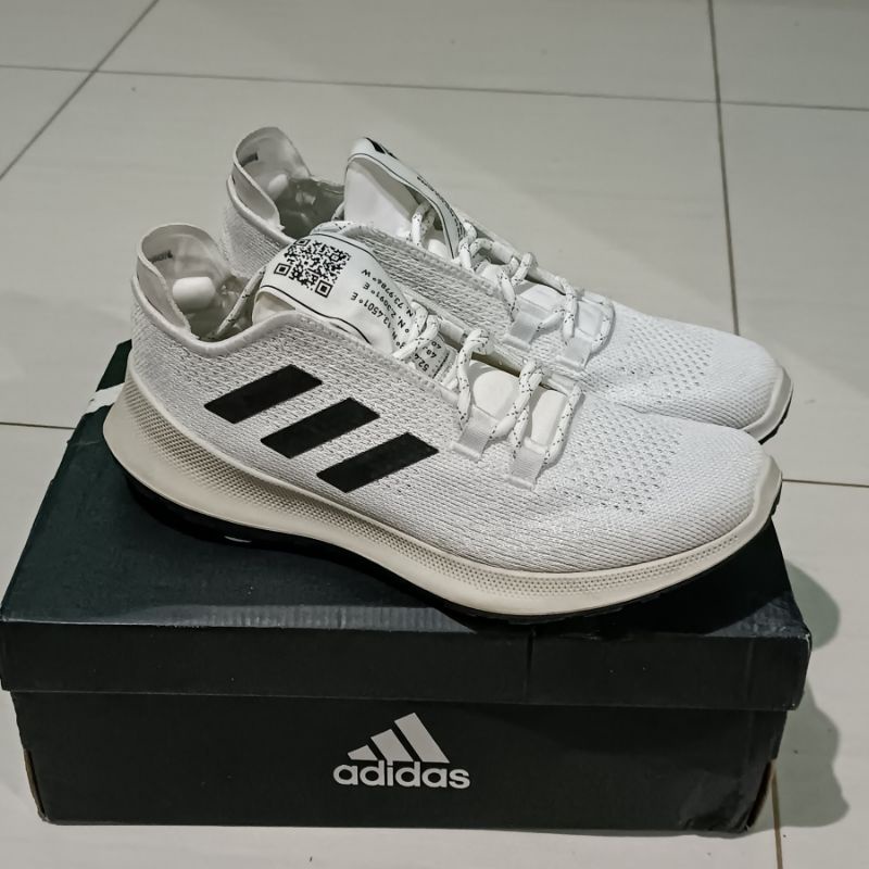 Sepatu adidas sensebounce +ace m. size 42. second original. preloved. NEGO