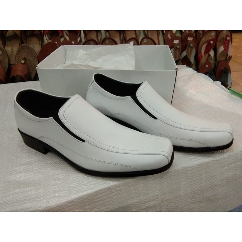 Sepatu pantofel pria putih kulit/sepatu kerja pria putih