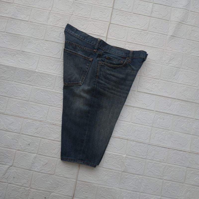 Short Pants Jeans Uniqlo original ( Sz 34 )