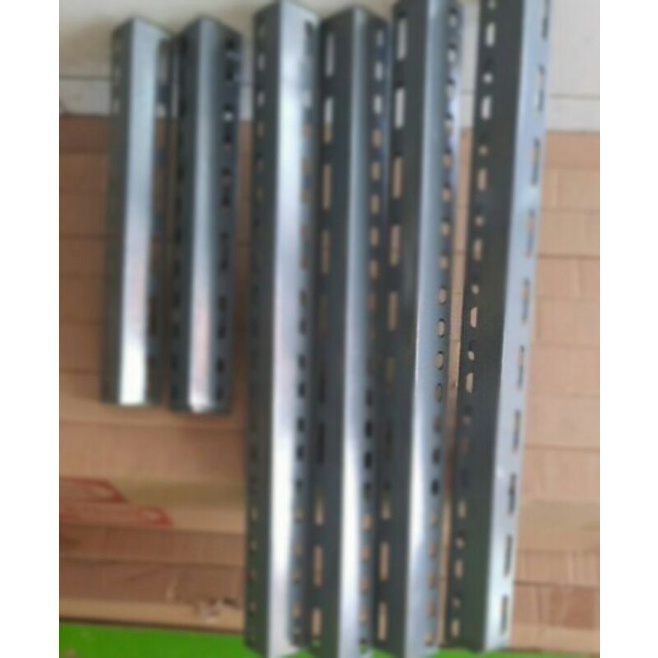 Besi Siku lubang Panjang 15 CM