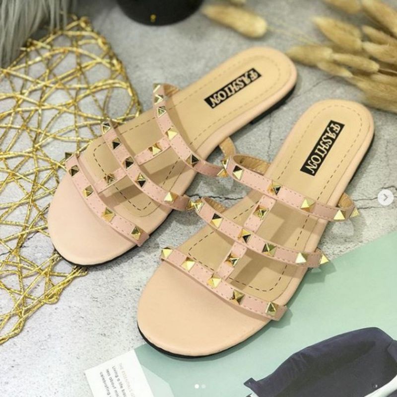 Sale] Sandal Wanita Vallentinoo