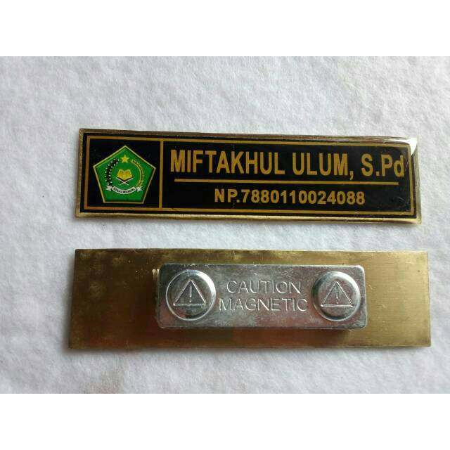 

Name Tag atau Nama Dada Kuningan Magnet cor Resin