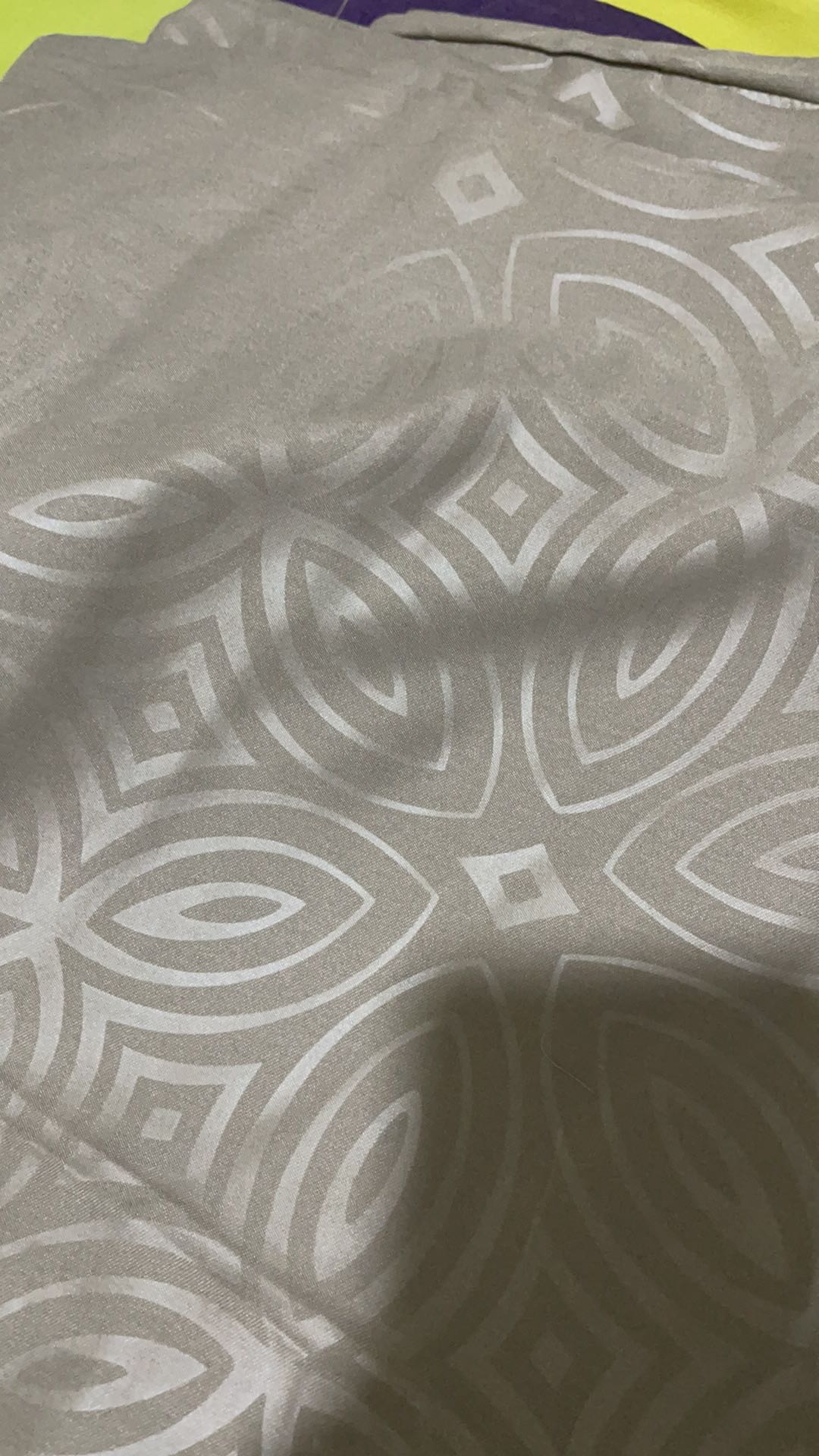 Bedcover + Sprei Kendra Polos 200x200 Tinggi 30 Warna Red White Coklat - Extra Super King 200 T30 Bc