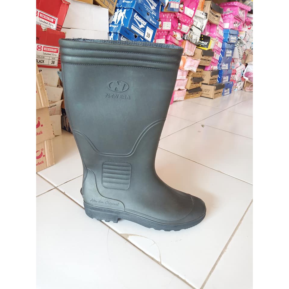 Sepatu boot New Era hitam