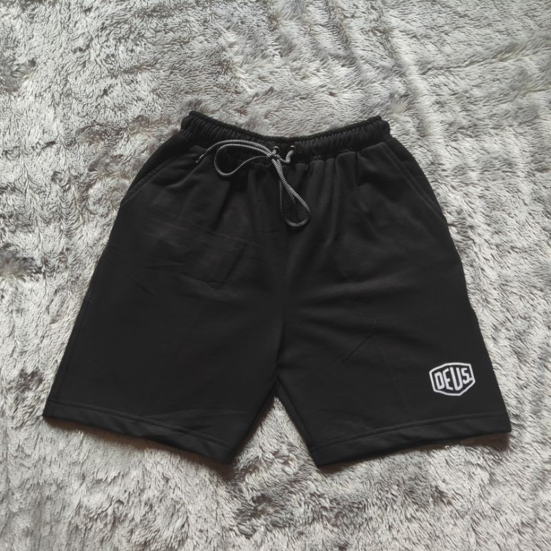 Celana Pendek Short Pants Deus