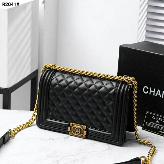 Chanel Boy 25cm Lambskin Leather Bag Included Box Chanel R2041 03 25-10