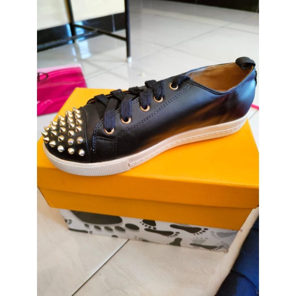 sepatu paku reject