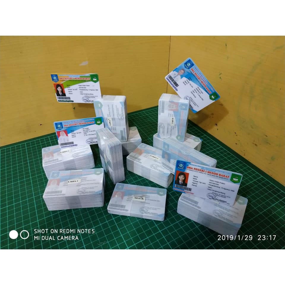 

CETAK KARTU ID CARD PREMIUM SATUAN TEBAL 0,9mm