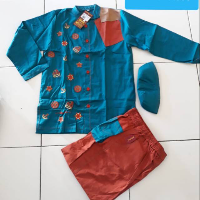 Koko Dannis Anak Biru Bata
