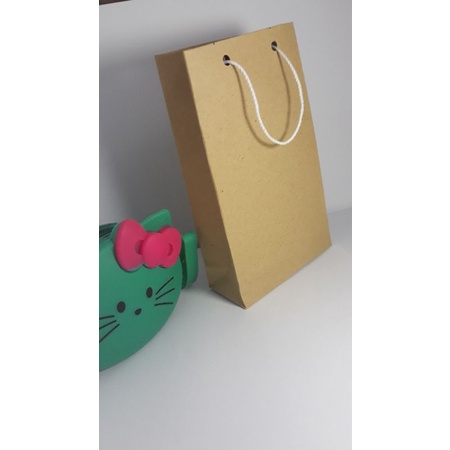 

Paper Bag Kecil 10×4×16 cm