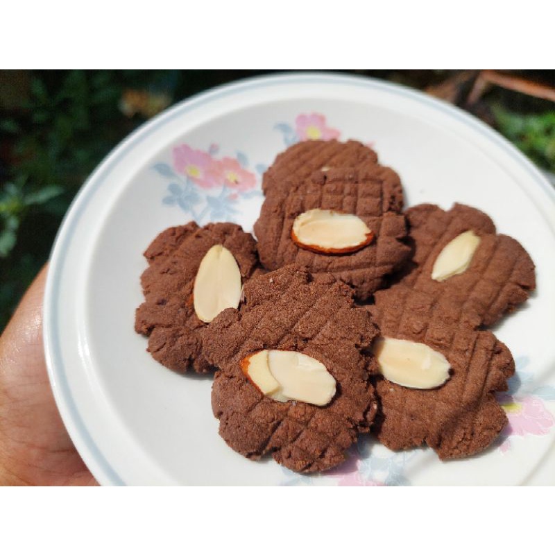 

cookies cokelat almond / kue kering coklat almond