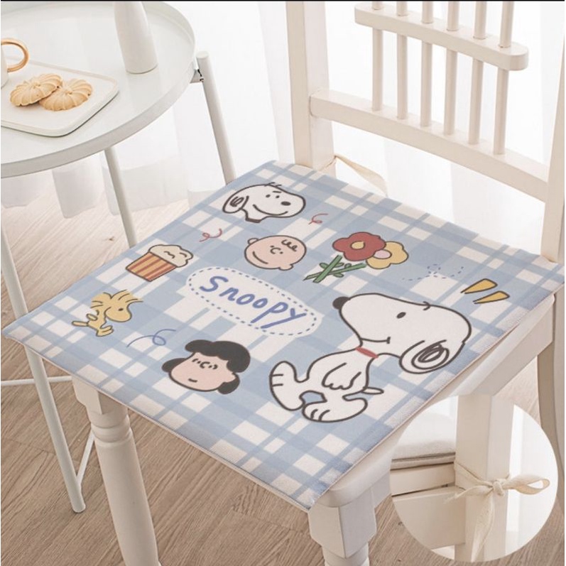 Bantal cushion kursi karakter snoopy