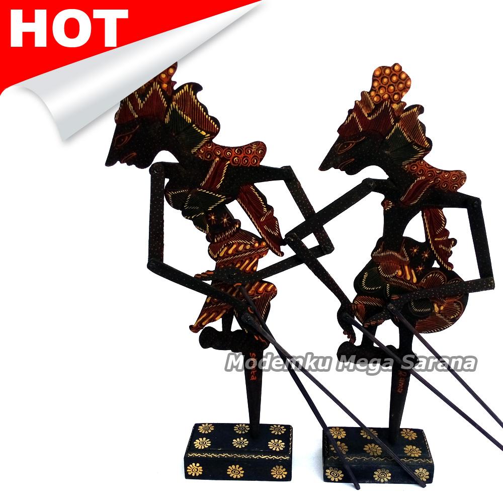 Miniatur Wayang Kayu Batik Rama Shinta - Ukuran M 35x13x0.8 cm