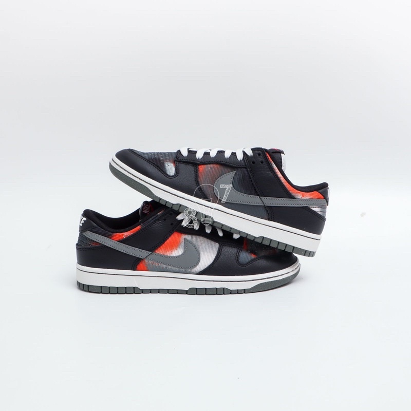 Dunk Low Grafitti Black