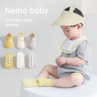 Kaos kaki anak anti slip (3 pasang)