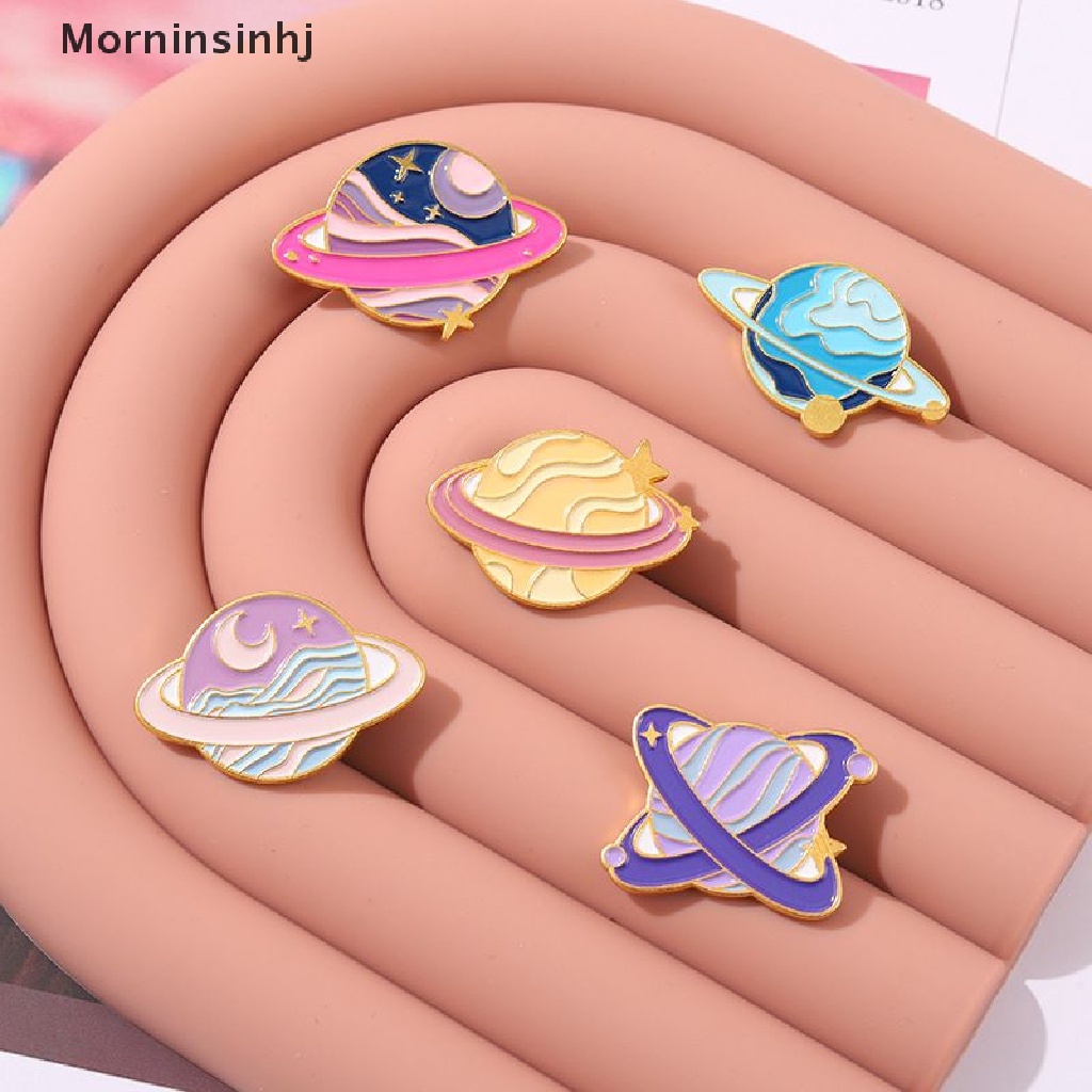 Mornin Bros Pin Enamel Bentuk Planet Luar Angkasa Galaksi Bintang Untuk Aksesoris Fashion