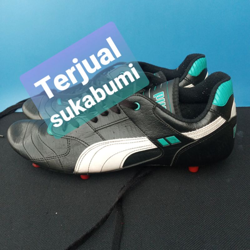sepatu bola second brand PUMA original size tunggal 9 1/2 setara size 43