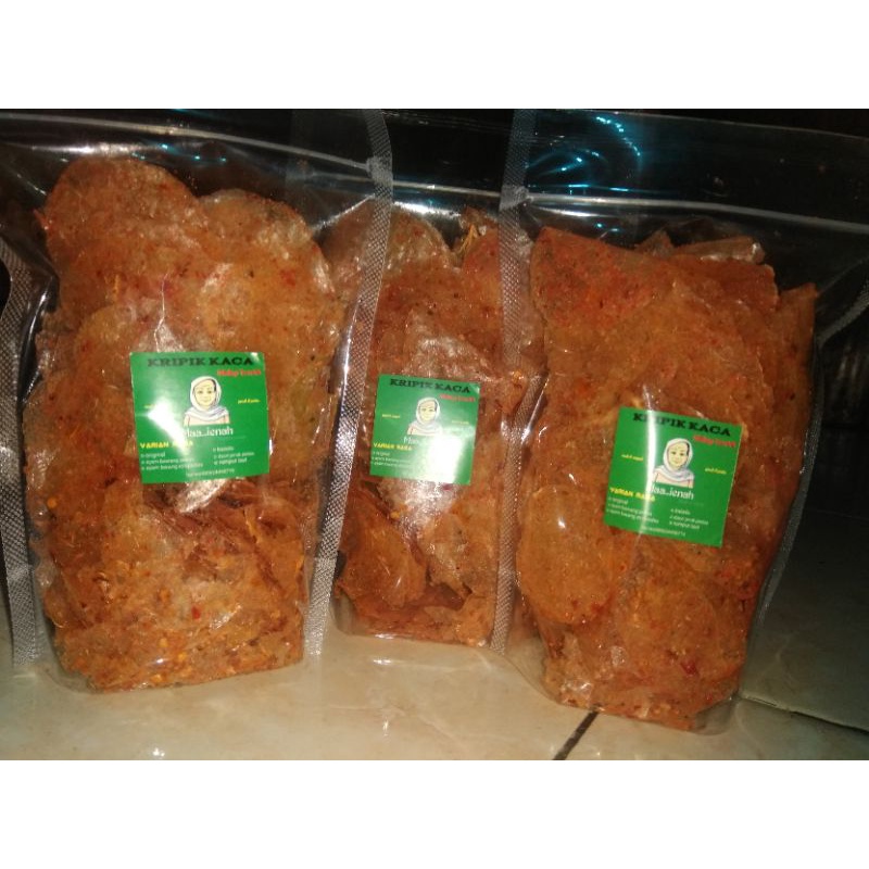 

1/2kilo KRIPIK KACA RASA DAUN JERUK PEDAS MAKANAN RINGAN CEMILAN KEKINIAN MURAH COD