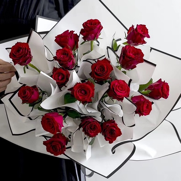 

( Black & White ) 58 x 58 CM Kertas Flower Wrapping Hitam Putih / Bouquet Bunga / Cellophane Paper / Cello Phane Paper / Bungkus Buket / Hadiah Hamper Kado / Flowerwrap / Flower Wrap