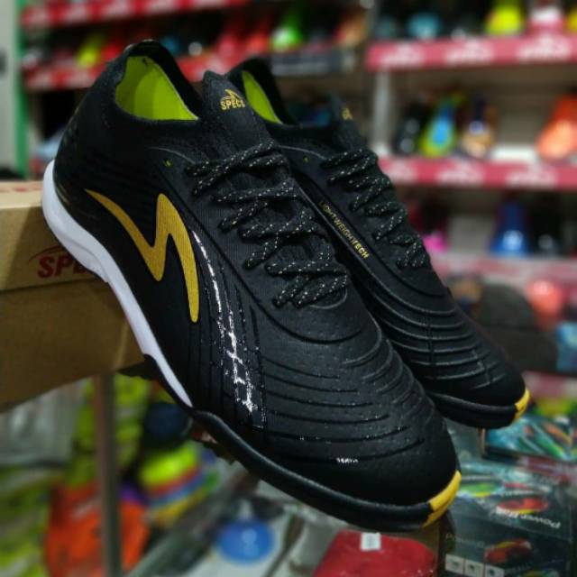 SEPATU FUTSAL SPECS ACCELERATOR LIGHTSPEED II IN BLACK GOLD | Shopee