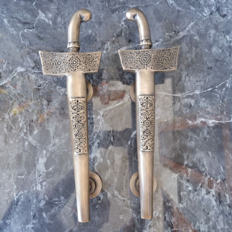 FURNITURE KUNINGAN HANDLE GAGANG PEGANGAN TARIKAN PINTU RUMAH KUPU TARUNG HOME INDUSTRI ANTIK KLASIK