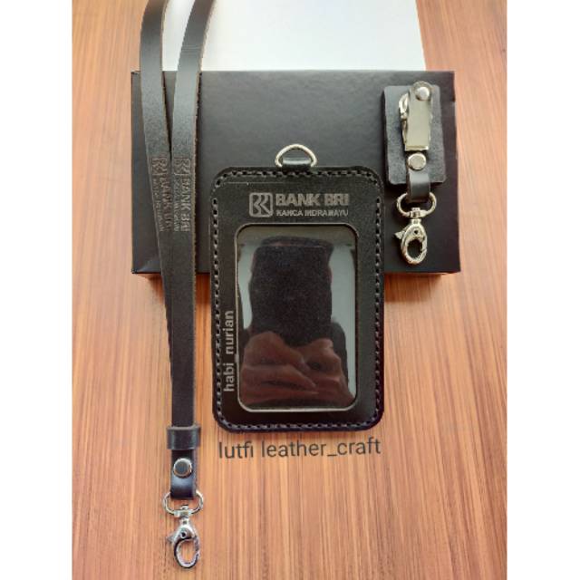 

NAME TAG KULIT CUSTOM BANK BRI