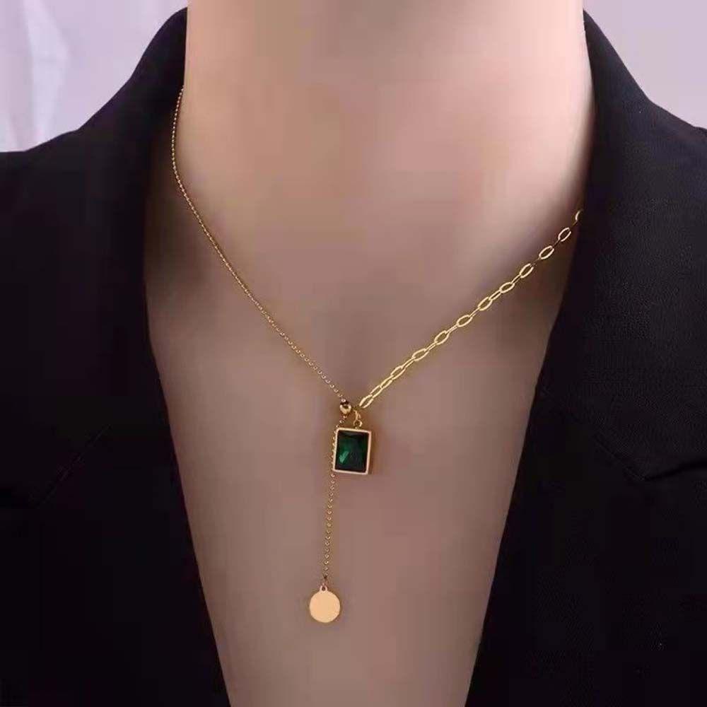 Mxbeauty Kalung Emas Kepribadian Retro Zamrud Logam Liontin Kalung Baja Titanium Hijau Perempuan Sweater Rantai