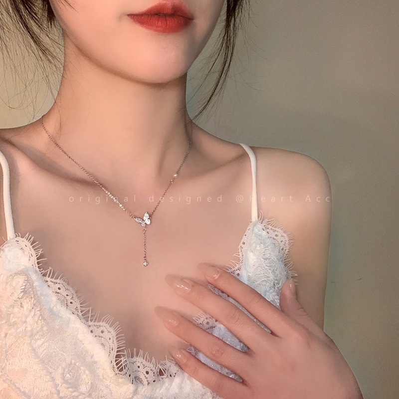 AY(CN) Kalung Rantai Choker Liontin Kupu-Kupu Hias Kristal Mutiara Warna Silver Untuk Wanita